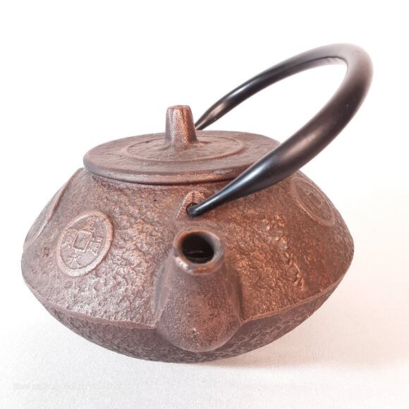 Unsigned Nanbu Cast Iron Japanese Teapot Cups And Saucers Set - Picture 4 of 16